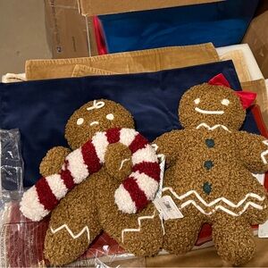 New Pottery Barn Cozy Faux Fur Little Spice Gingerbread Pillow,  Bronze, 14x8.5”